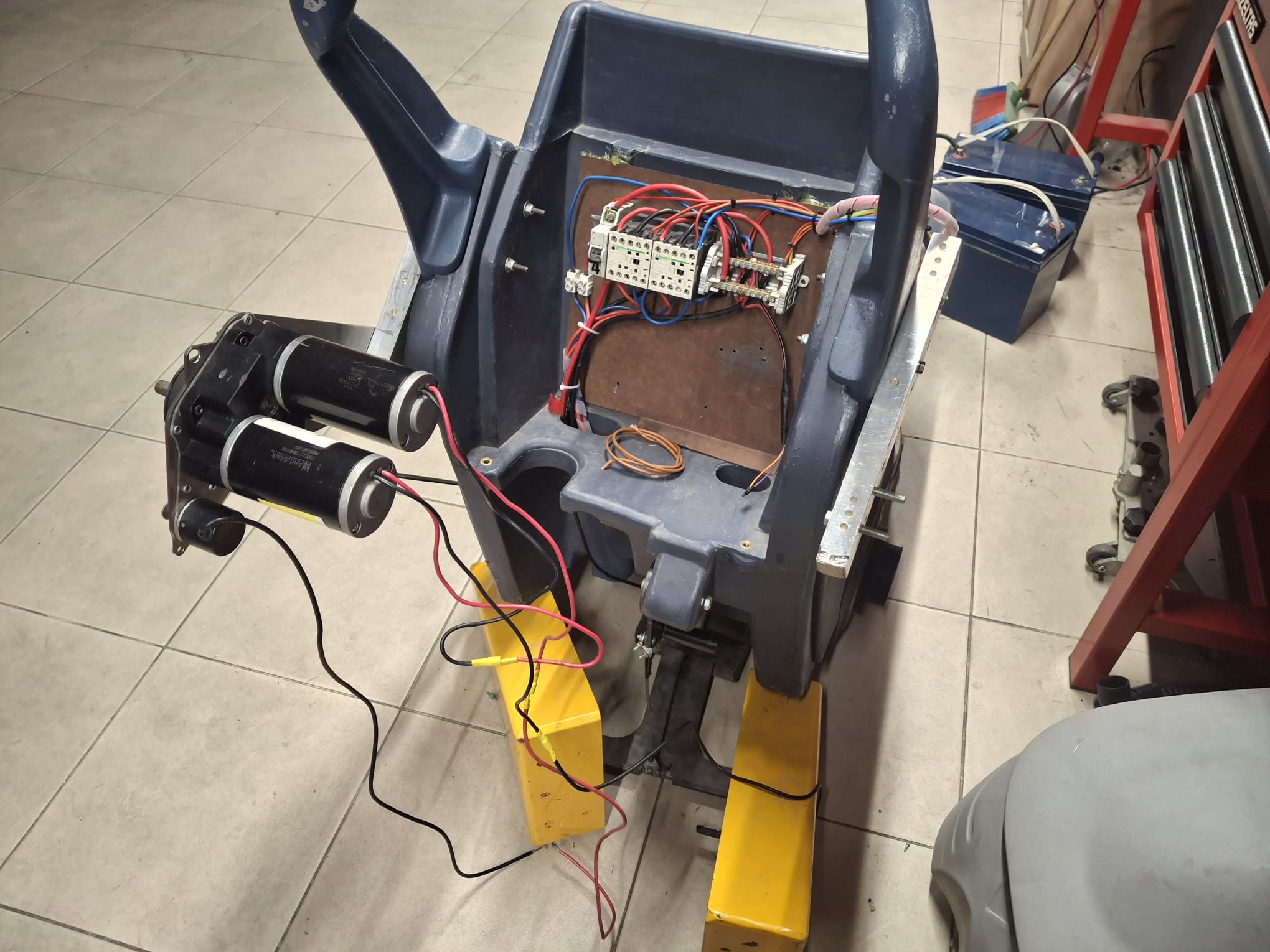 Modüler Otonom Temizlik Robotu - Proje Görseli 2