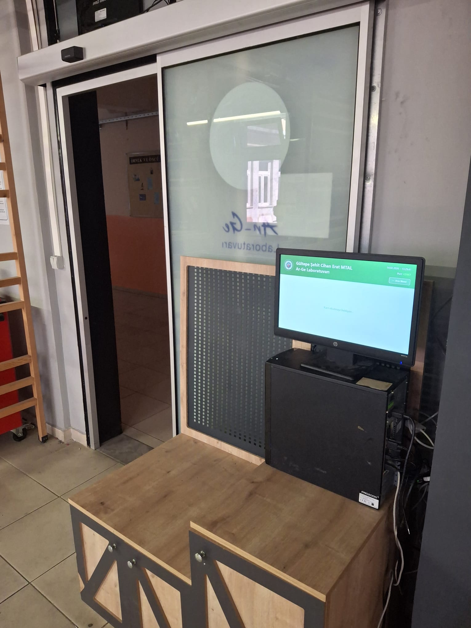 RFID Tabanlı Laboratuvar Erişim Sistemi - Proje Görseli 1